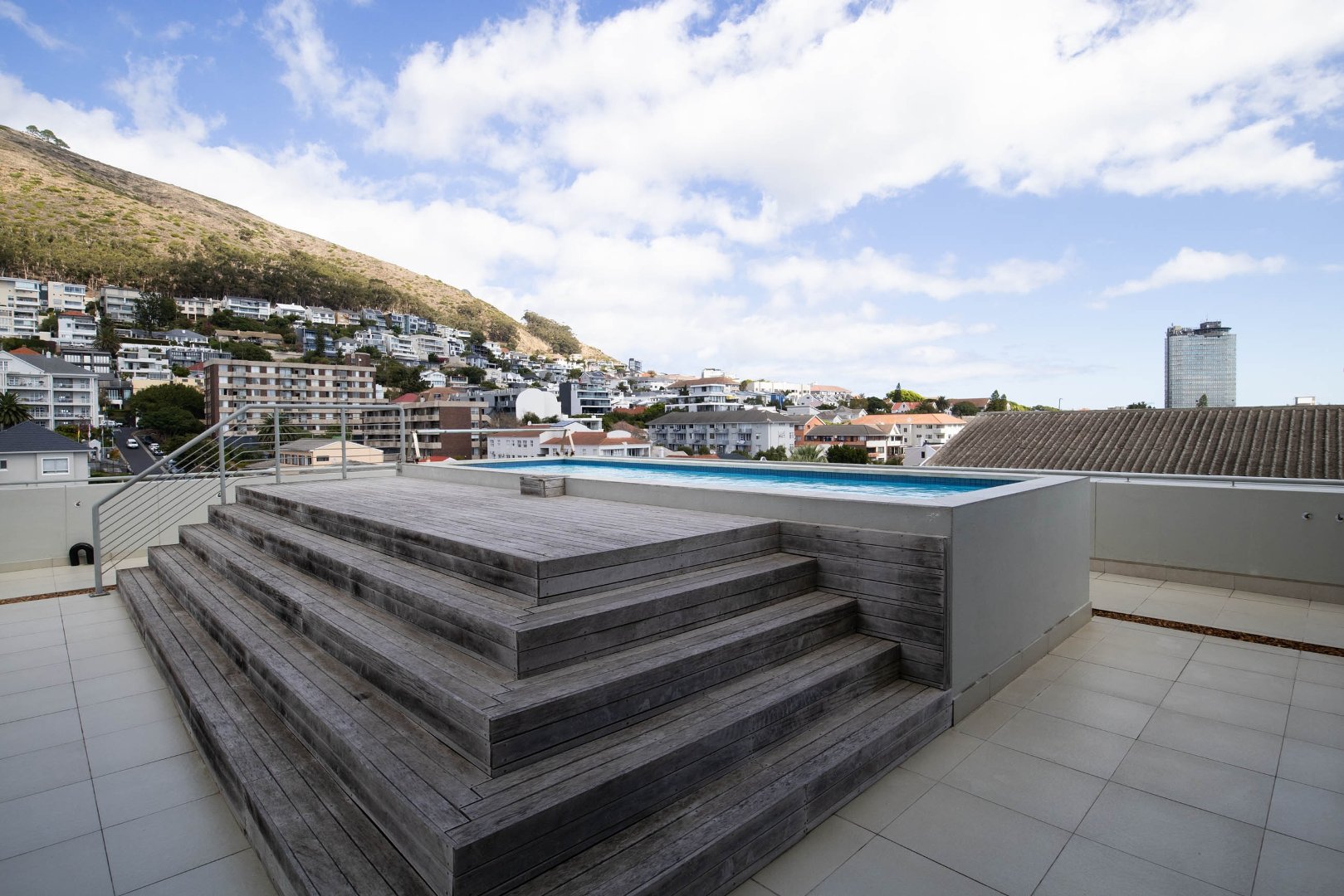 To Let 2 Bedroom Property for Rent in Green Point Western Cape